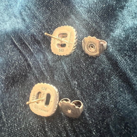 David Yurman Petite Albion Stud Earrings in Sterling Silver with Onyx - Picture 8 of 12